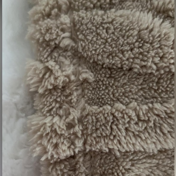 Sherpa Fleece fuzzy throw blanket - Picture 5 of 7